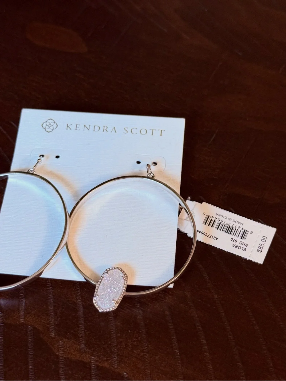 KENDRA SCOTT White Pearl Elora Hoop Earrings